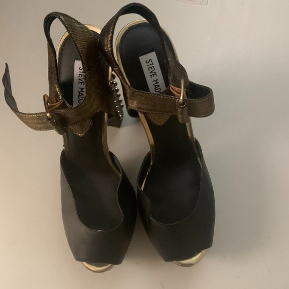 Heels - Picture 3 of 3